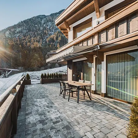 See Das Ferienhaus Holiday home Oetz